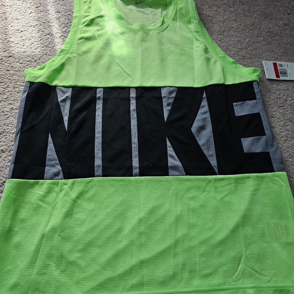 Nike Neon Green and Black Athletic Set - Picture 3 of 4